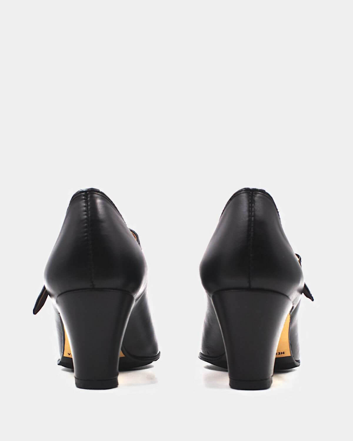 Amateur Flamenco Shoes with nails